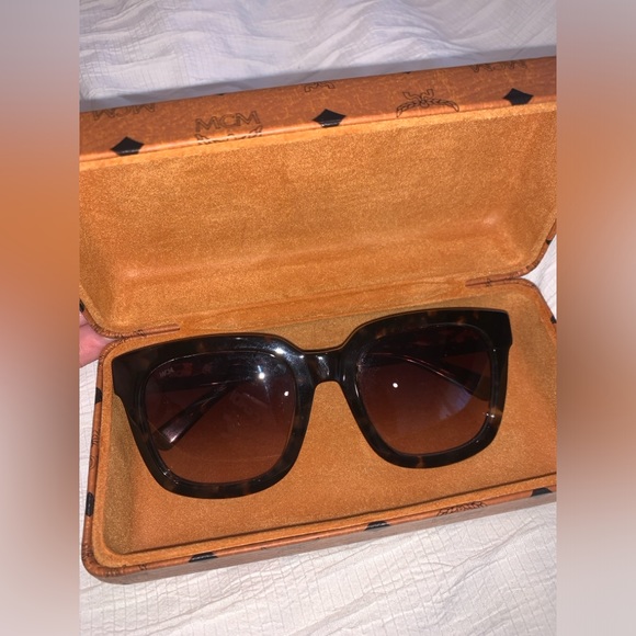 MCM square sunglasses with case (Color: Havana) - Picture 7 of 11